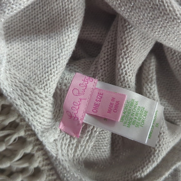 Lily Pulitzer floreanna sweater poncho style in heathered seaside grey. - Picture 4 of 5